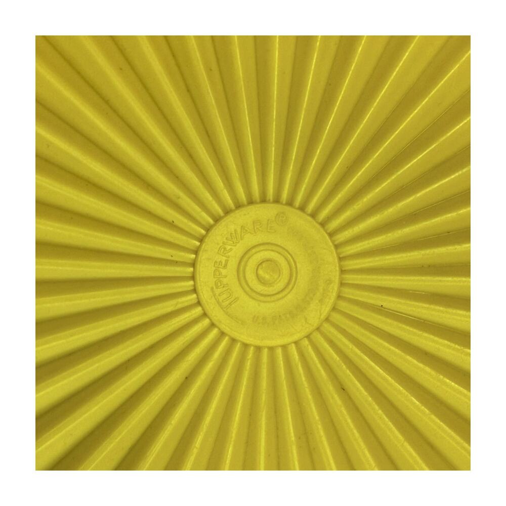 Vintage Tupperware Yellow Seal Lid 812 Round Replacement Part - Picture 3 of 6